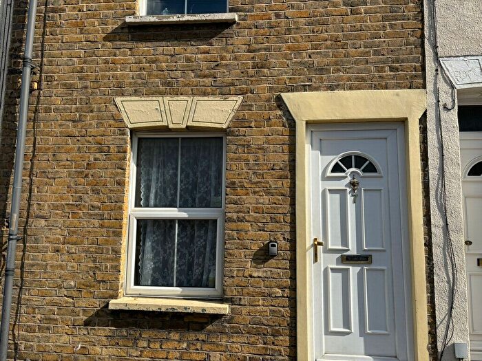 3 Bedroom Terraced House To Rent In Sturla Road, Chatham, ME4