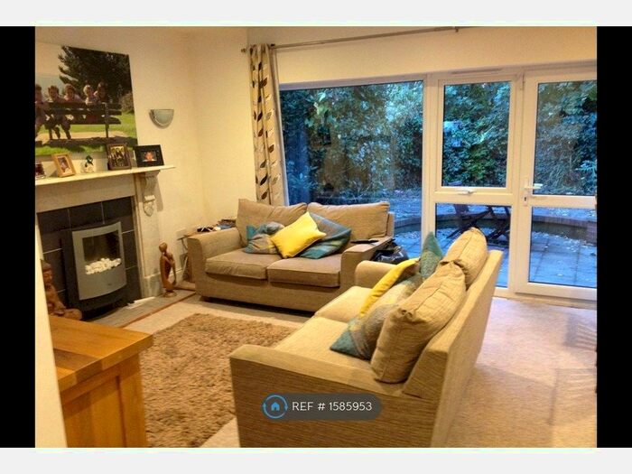 1 Bedroom Flat To Rent In Barton Road, Torquay, TQ1