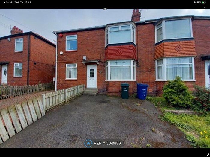 2 Bedroom Flat To Rent In Deanham Gardens, Newcastle Upon Tyne, NE5