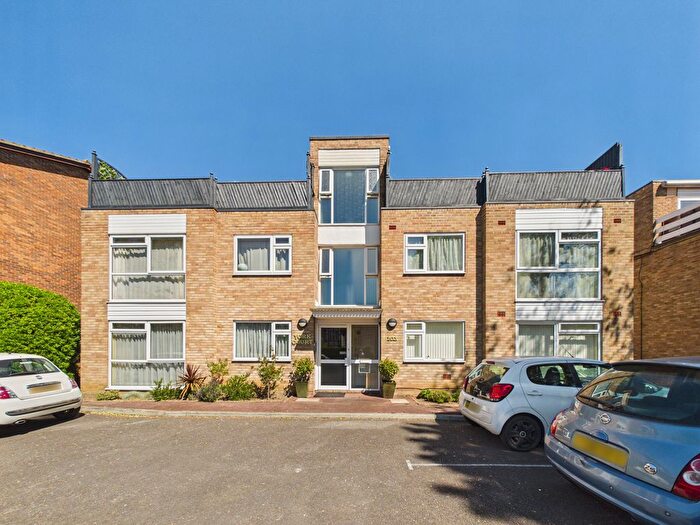 1 Bedroom Flat To Rent In Albemarle Road, Beckenham, Kent, BR3