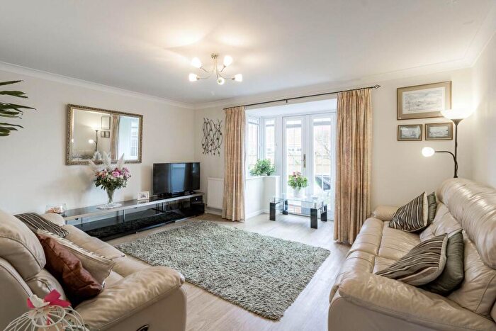 5 Bedroom Detached House For Sale In Muddiford Lane, Furzton, MK4 - Photo 7