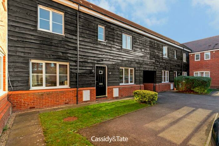 3 Bedroom Mews To Rent In Wynches Farm Drive, St Albans, AL4