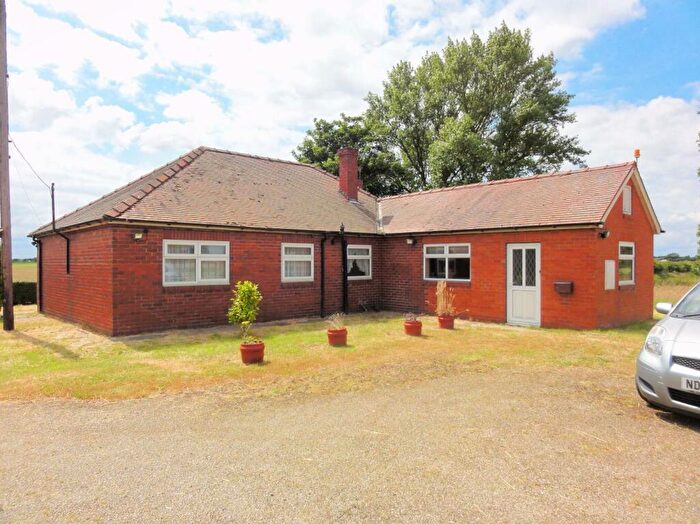 4 Bedroom Bungalow For Sale In Moor Lea Lane, Great Heck, DN14