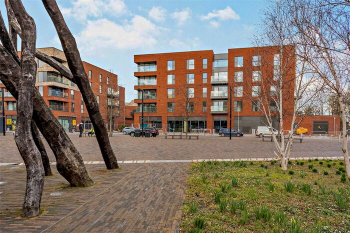 2 Bedroom Flat To Rent In Poulter Walk, Trumpington, Cambridge, CB2