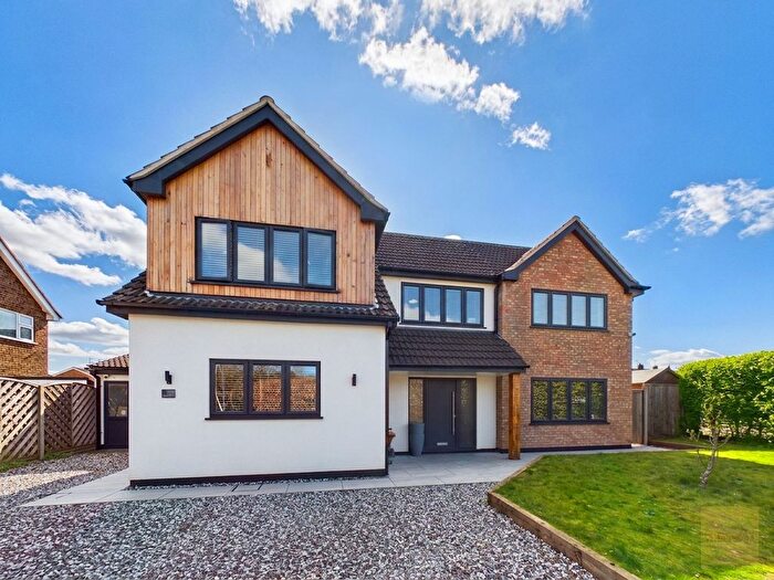 4 Bedroom Detached House For Sale In Casterton Road, Stamford, PE9