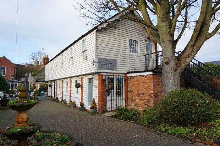 2 Bedroom Apartment To Rent In Rose Court, Olney, MK46