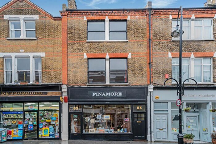 3 Bedroom Maisonette To Rent In Orford Road, Walthamstow, London, E17