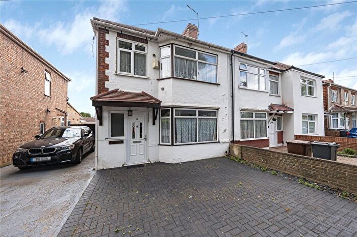 3 Bedroom Semi-detached House For Sale In Spring Grove Road, Hounslow, Greater London, TW3