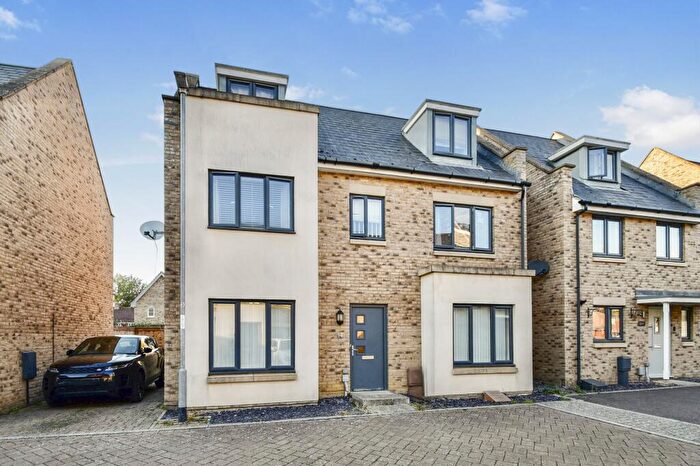 5 Bedroom Detached House For Sale In Leveret Way, St. Neots, PE19