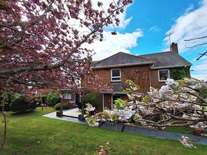 4 Bedroom Detached House For Sale In Ar Y Bryn, Pembrey, Burry Port, SA16