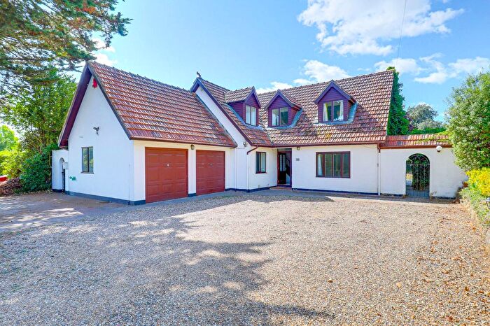 5 Bedroom Detached House For Sale In Upper Woodcote Road, Caversham Heights, Reading, RG4