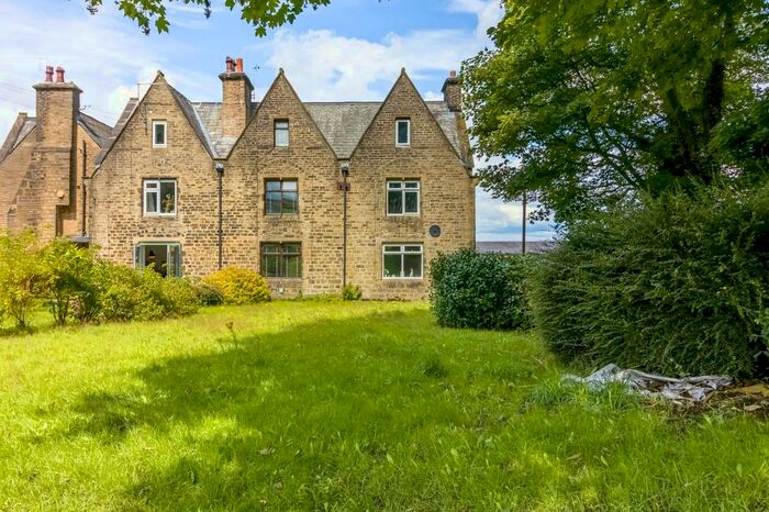 2 Bedroom Terraced House For Sale In Wilshaw Road, Meltham, Holmfirth, HD9