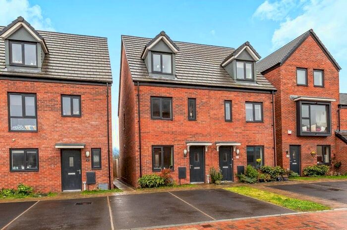 3 Bedroom Property To Rent In Harbour Walk, Barry, CF62