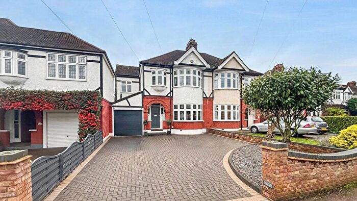 4 Bedroom Semi Detached House For Sale In Beechway, Bexley, Kent, DA5