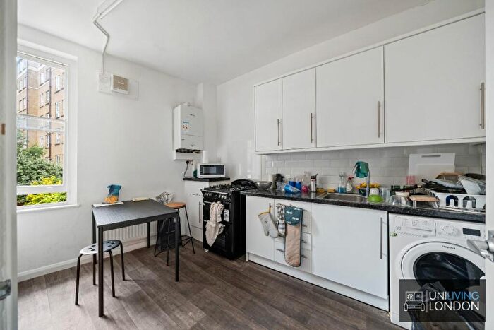 3 Bedroom Flat To Rent In Stanhope Street, Regent's Park, NW1