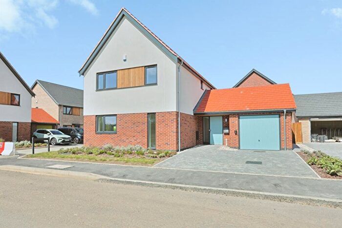 3 Bedroom Detached House For Sale In Swanton Drive, Dereham, NR20