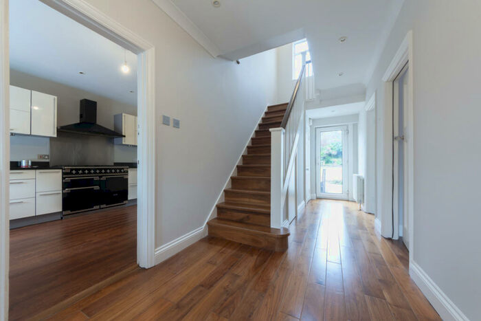 5 Bedroom Semi-Detached House To Rent In Purley, London, CR2