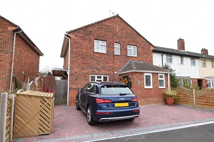 3 Bedroom End Of Terrace House For Sale In Pettycot Crescent, Bridgemary, PO13