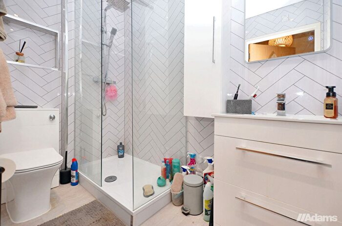 2 Bedroom Flat For Sale In Lockfield, Runcorn, WA7
