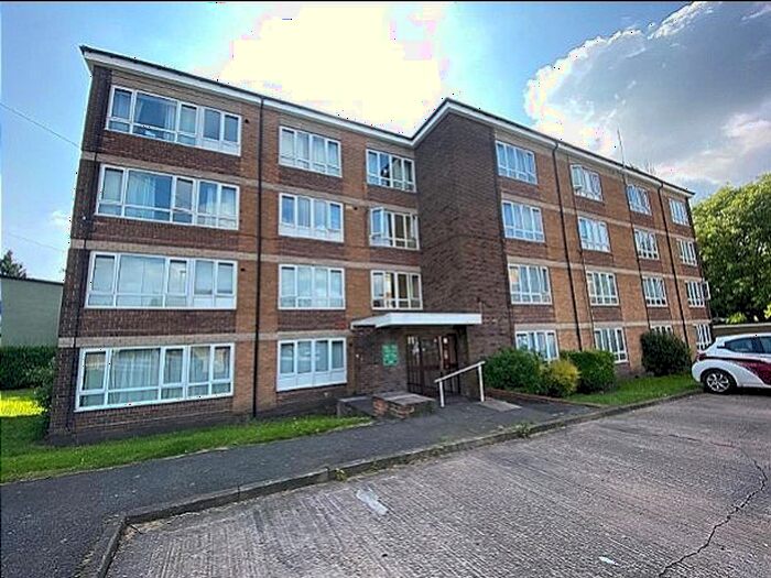2 Bedroom Flat To Rent In Aldersley Road, Tettenhall, Wolverhampton, WV6