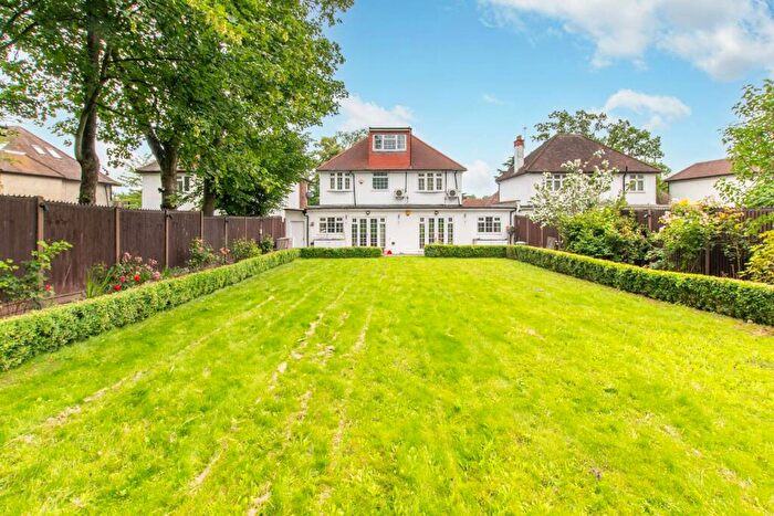 5 Bedroom Detached House To Rent In Old Church Lane, Kingsbury, London, NW9