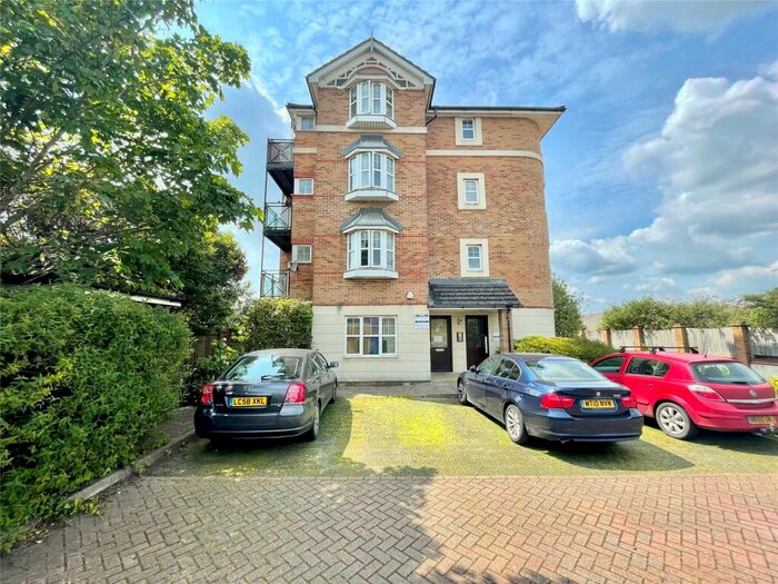 2 Bedroom Apartment To Rent In Bedford Road, Reading, Berkshire, RG1