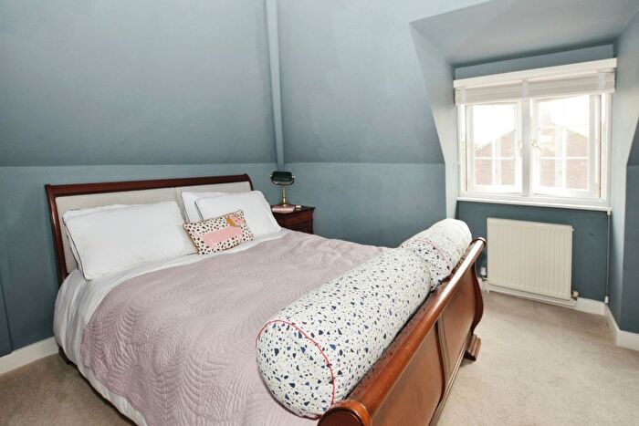 2 Bedroom Flat For Sale In Godwyn Road, Folkestone, Kent, CT20