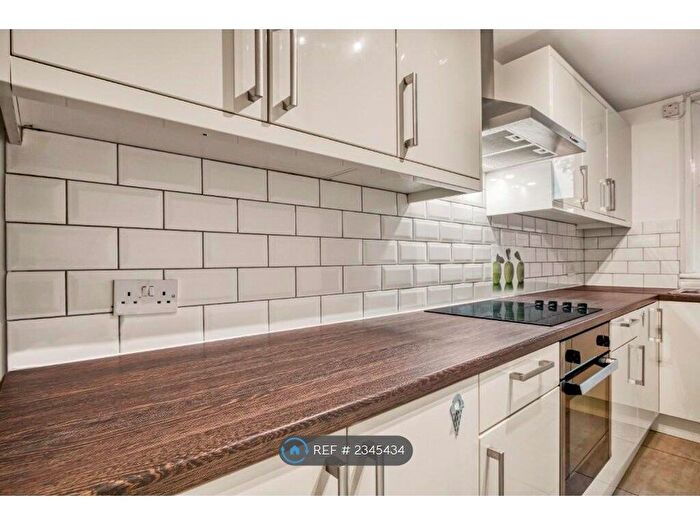 1 Bedroom Flat To Rent In Slade Walk, London, SE17