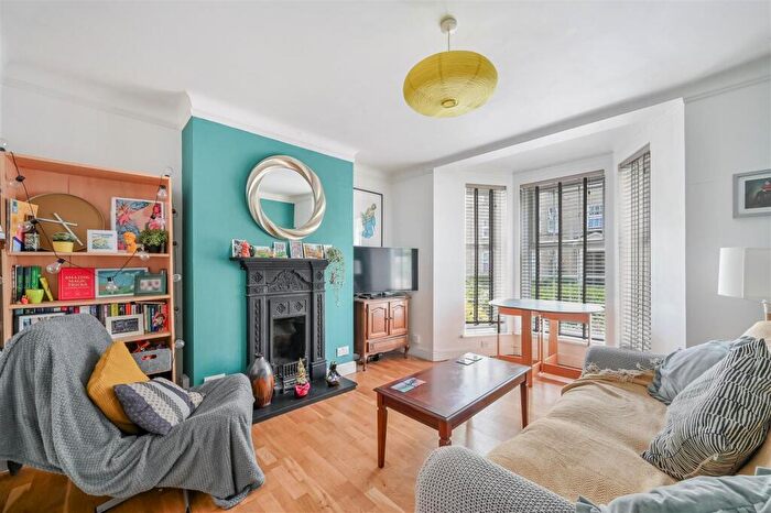 2 Bedroom Flat To Rent In West Barnes Lane, New Malden, KT3