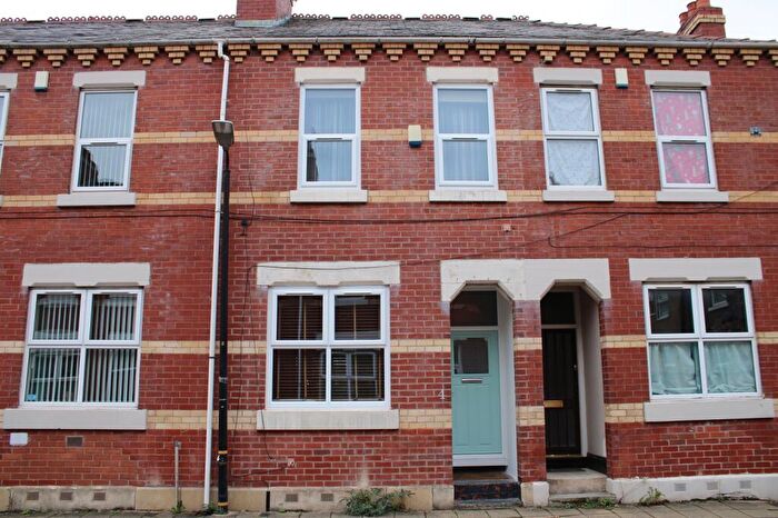 3 Bedroom Terraced House For Sale In Byrom Street, Old Trafford, Manchester., M16