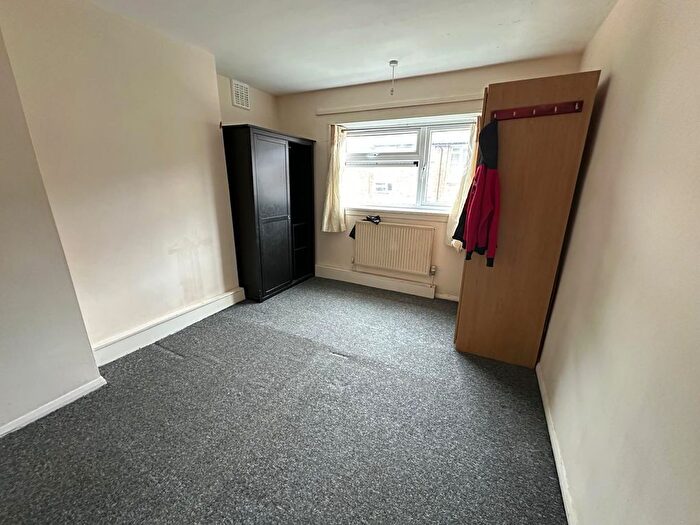 1 Bedroom Flat To Rent In Townsley Close, Luton, Bedfordshire, LU1
