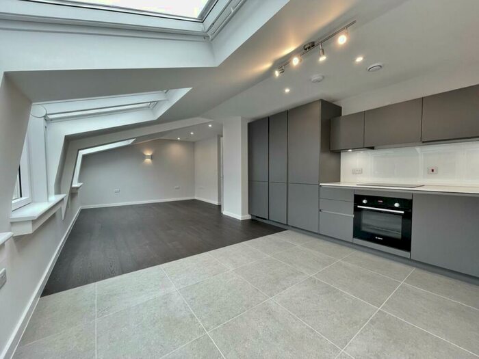 1 Bedroom House To Rent In Golders Green Road, Golders Green, NW11