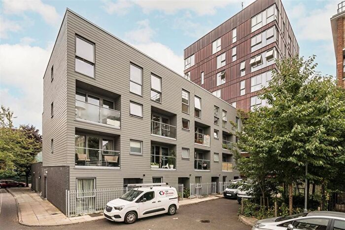 2 Bedroom Flat For Sale In Nelson Gardens, Bethnal Green, E2