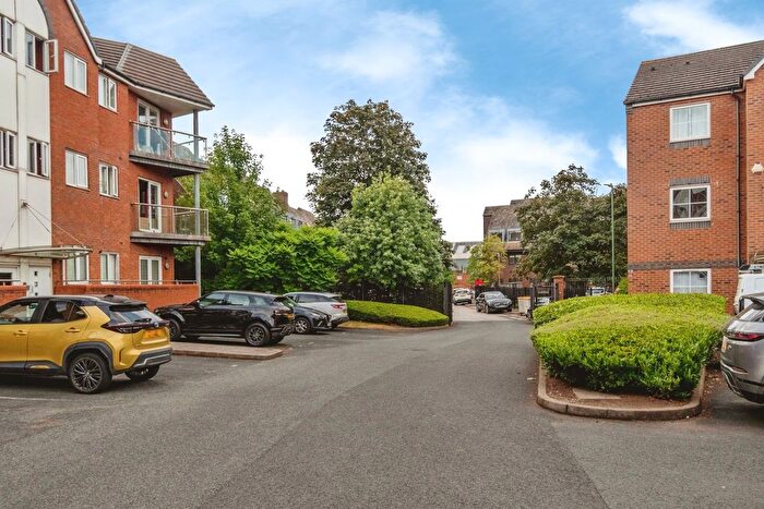 1 Bedroom Flat For Sale In Waterfront Way, Walsall, West Midlands, WS2