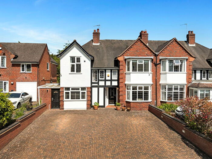 5 Bedroom Semi-Detached House For Sale In Warwick Road, Solihull, B91