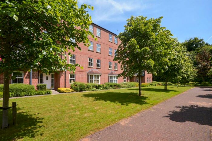 2 Bedroom Flat To Rent In Wenlock Drive, West Bridgford, Nottingham, Nottinghamshire, NG2