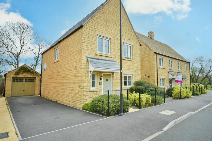 4 Bedroom Detached House To Rent In June Lewis Way, Fairford, GL7
