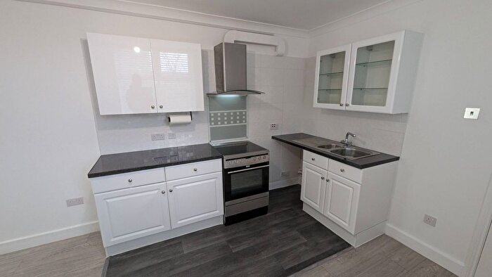 2 Bedroom Maisonette To Rent In Stockwood Crescent, Luton, LU1