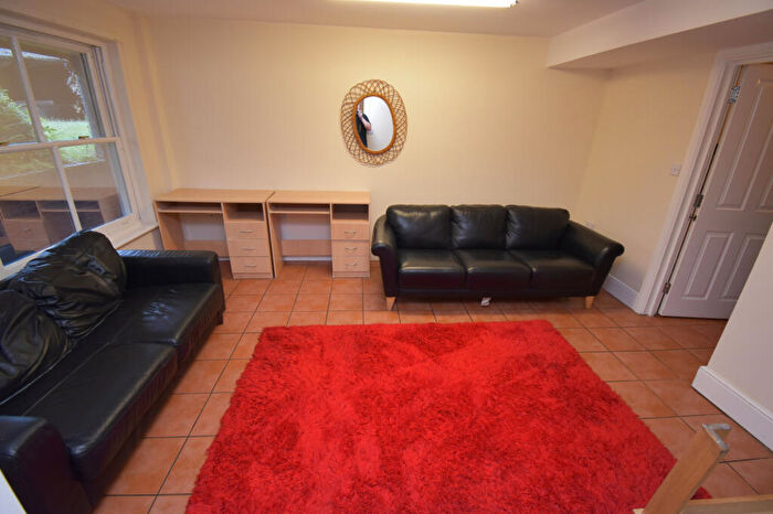 10 Bedroom Flat To Rent In Chapel Cross, Chapel Street, Leamington Spa, Warwickshire, CV31