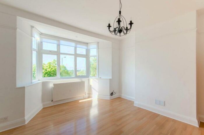 2 Bedroom Flat To Rent In East End Road, East Finchley, London, N2