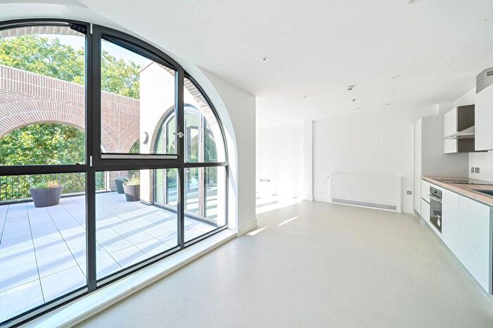 3 Bedroom Apartment To Rent In Lambeth Walk, London, SE11