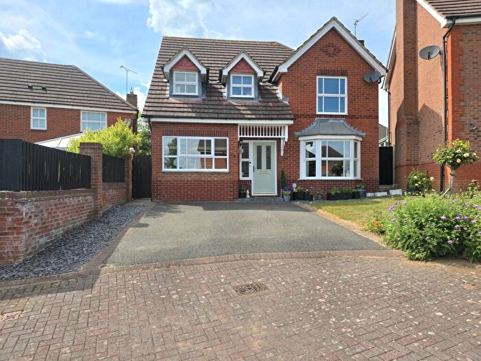4 Bedroom Detached House For Sale In Vernier Close, Timken Estate, NN11