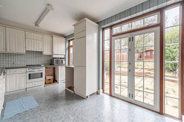 3 Bedroom End Of Terrace House For Sale In Kenton Lane, Harrow Weald, Harrow, HA3