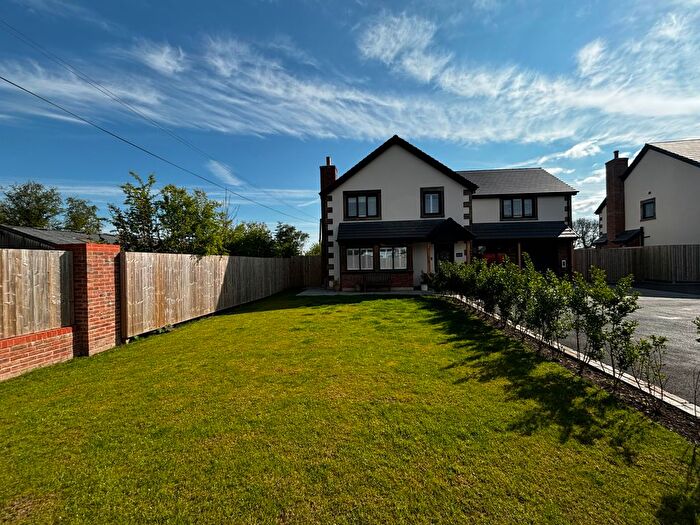 4 Bedroom Detached House To Rent In Eaves Lane, Preston, PR4