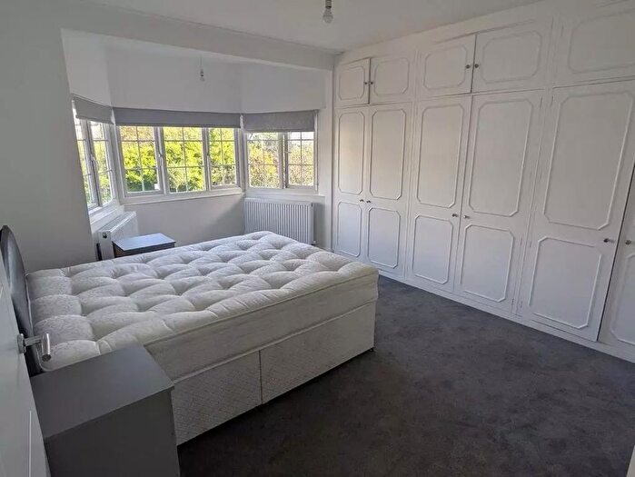 3 Bedroom Semi-Detached House To Rent In Elliot Road, Hendon, NW4