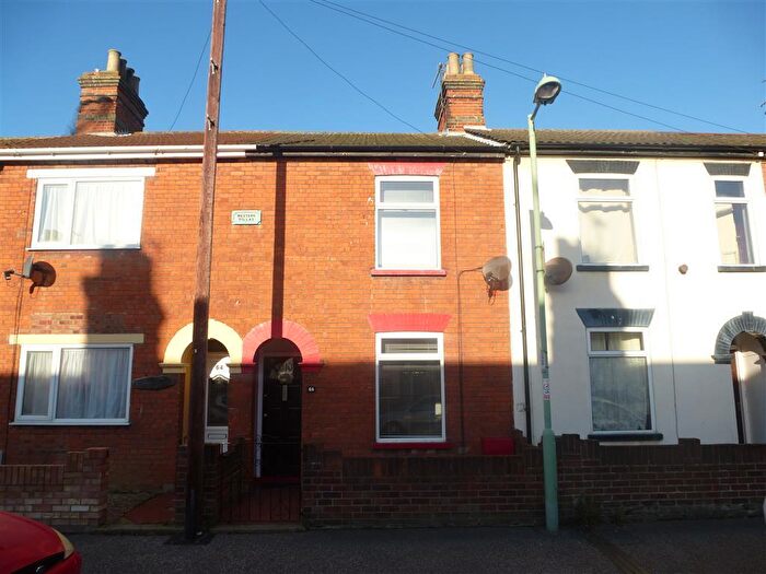 2 Bedroom House To Rent In May Road, Lowestoft, NR32