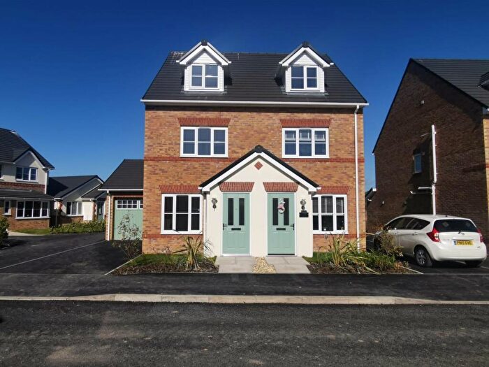 4 Bedroom Semi-Detached House For Sale In Boarshaw Clough, Middleton, Manchester (Kentmere), M24