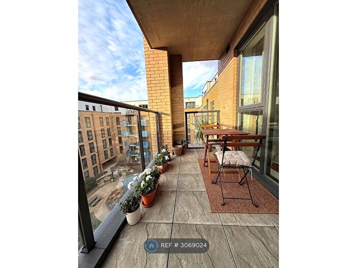 2 Bedroom Flat To Rent In Centenary Heights, London, SE10