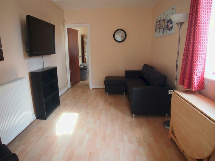 5 Bedroom Terraced House To Rent In Fratton Road, Fratton, Portsmouth, PO1