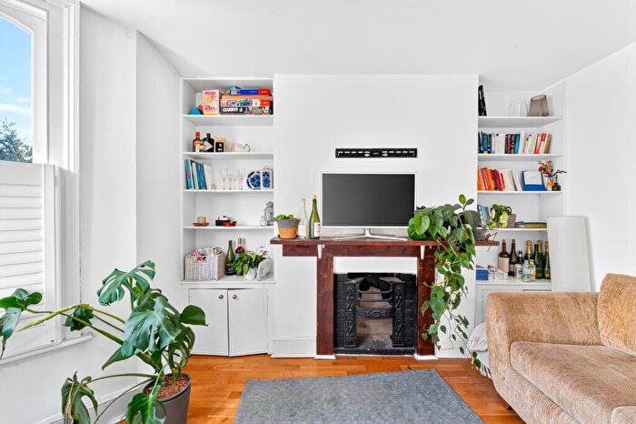 5 Bedroom Flat To Rent In Flat A, Powerscroft Road, Hackney, London, E5